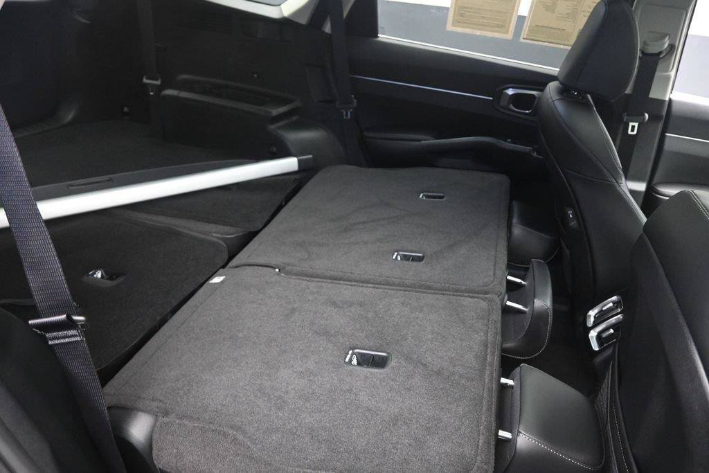 Used 2025 Kia Sorento S w/ Panoramic Sunroof Package FWD image 26