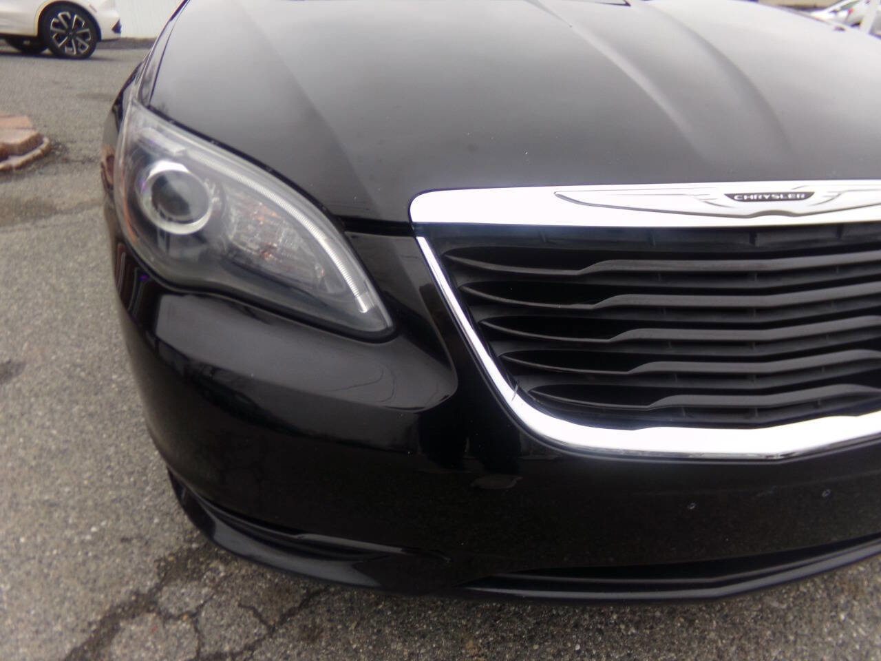 Used 2014 Chrysler 200 Limited w/ Sun/Sound Group FWD image 4