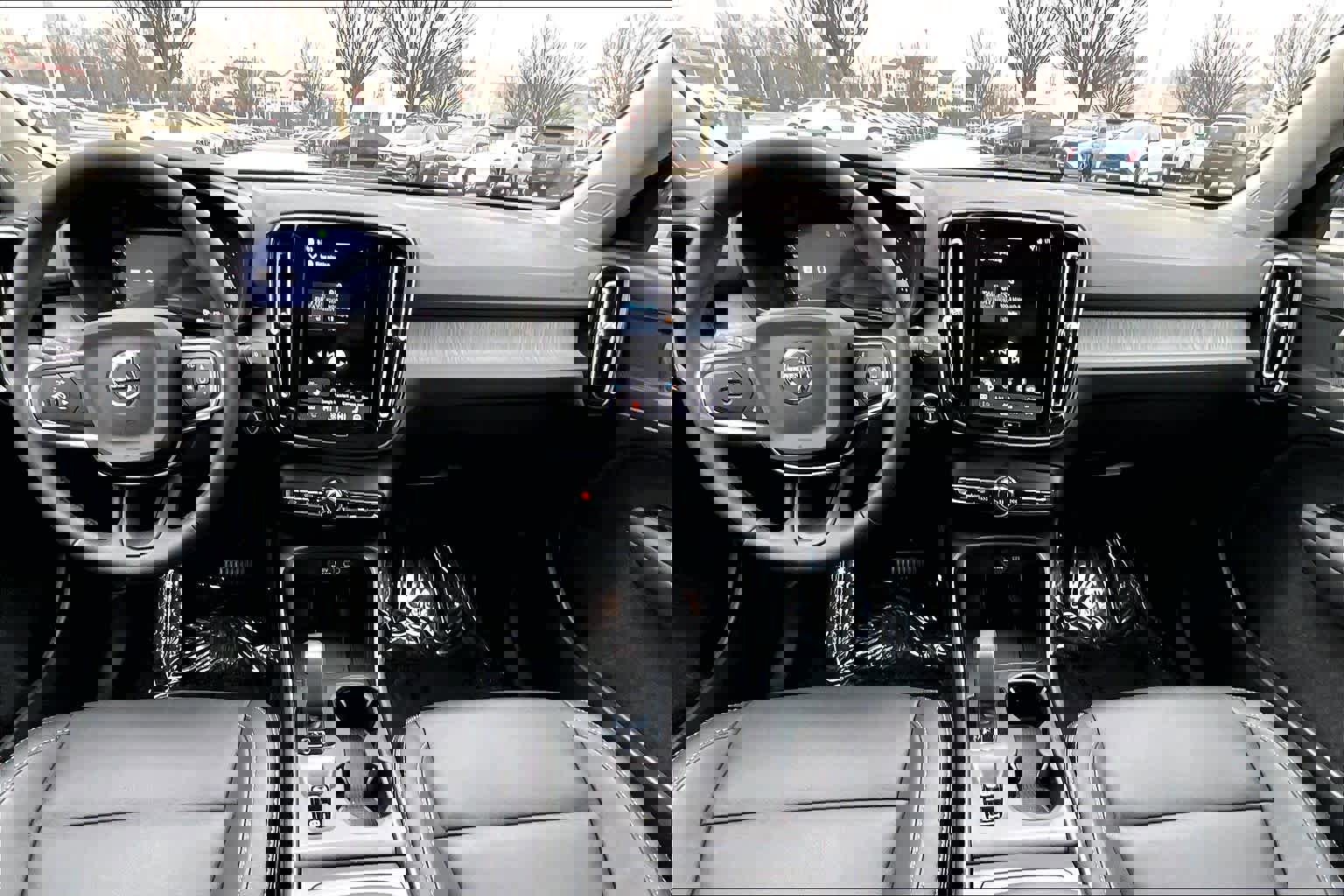 Used 2026 Volvo XC40 B5 Core w/ Climate Package image 15