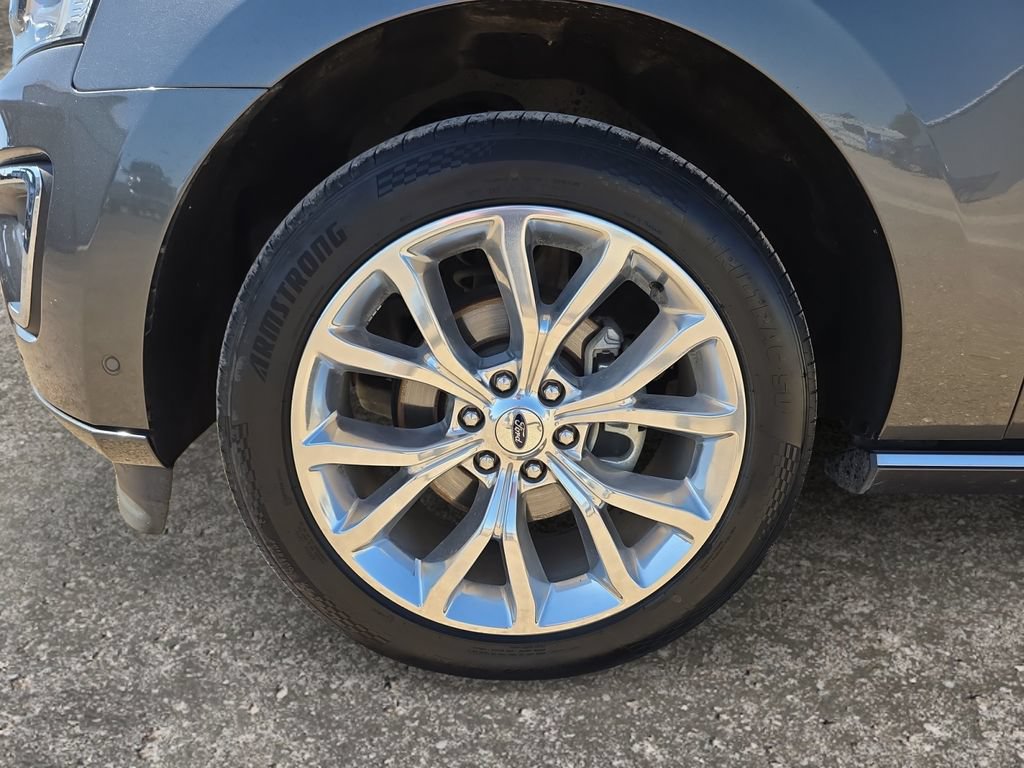 Used 2018 Ford Expedition Platinum AWD/4WD image 9