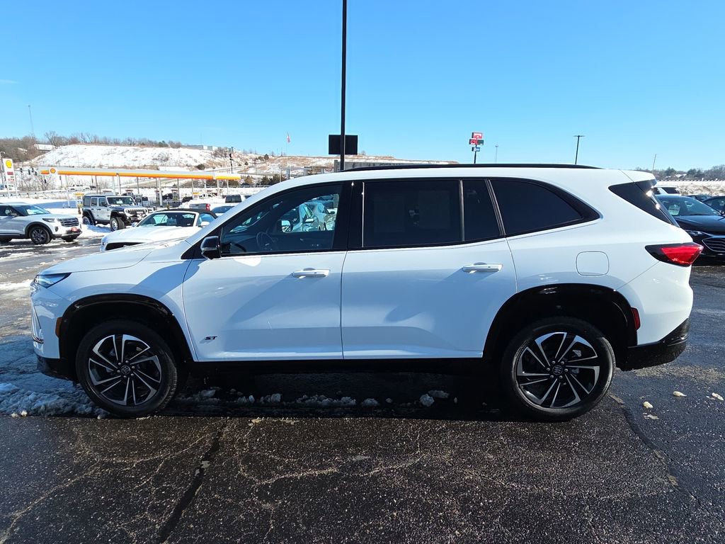 Used 2025 Buick Enclave Sport Touring image 5