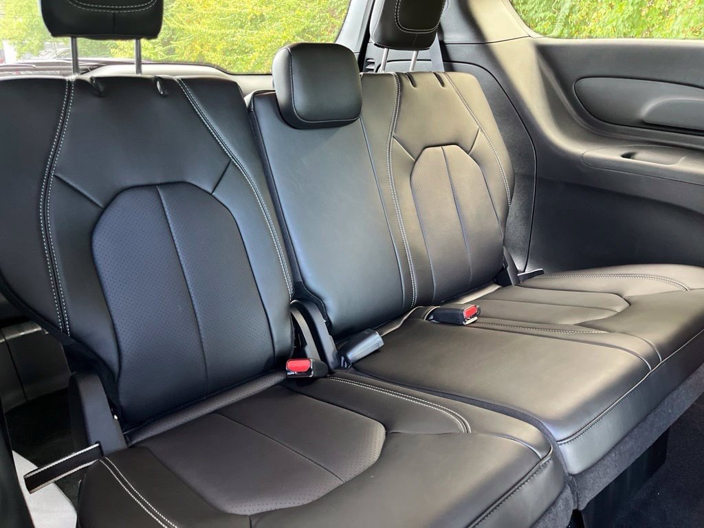New 2027 Chrysler Pacifica Select FWD image 40