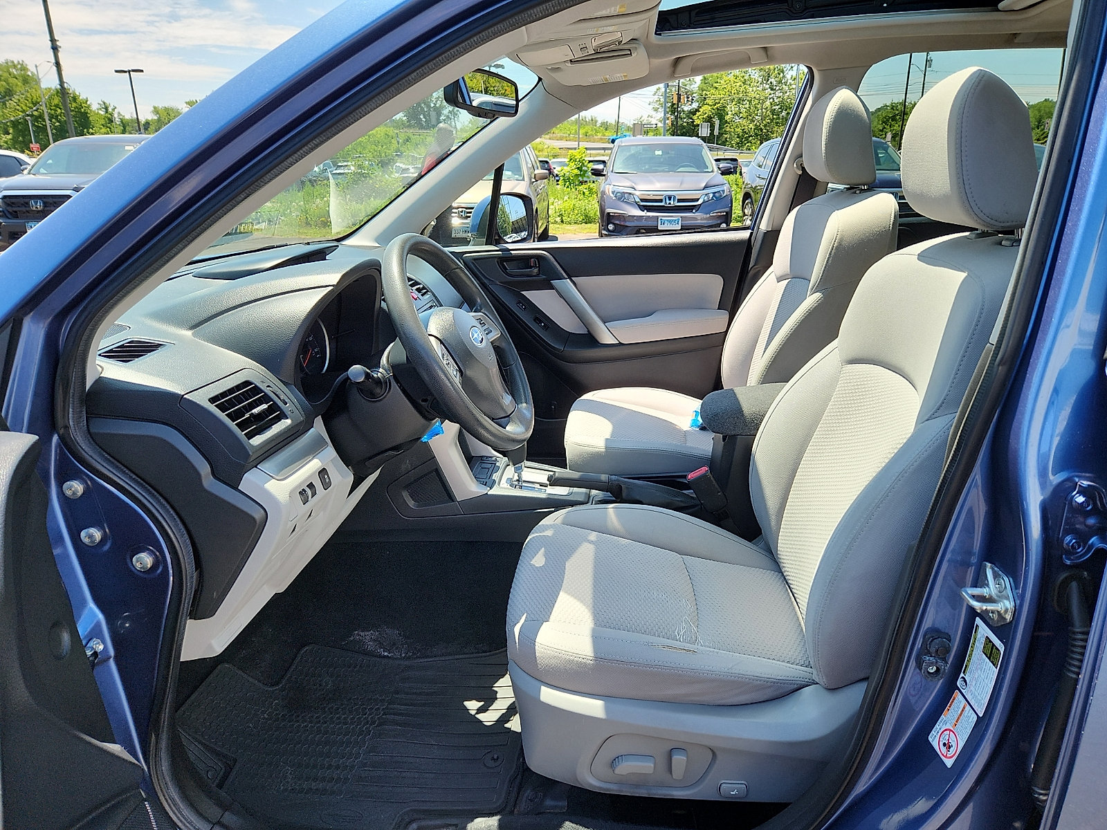 Used 2015 Subaru Forester 2.5i Premium w/ All-Weather Package AWD/4WD image 14