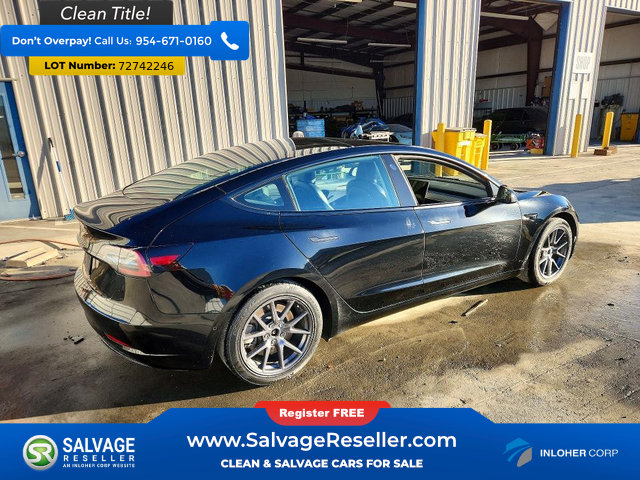 Used 2022 Tesla Model 3 RWD image 4