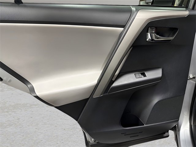 Used 2018 Toyota RAV4 XLE image 28