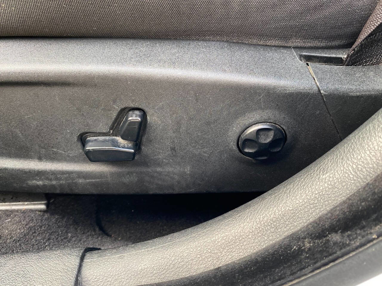 Used 2019 Dodge Charger SXT w/ Blacktop Package image 17