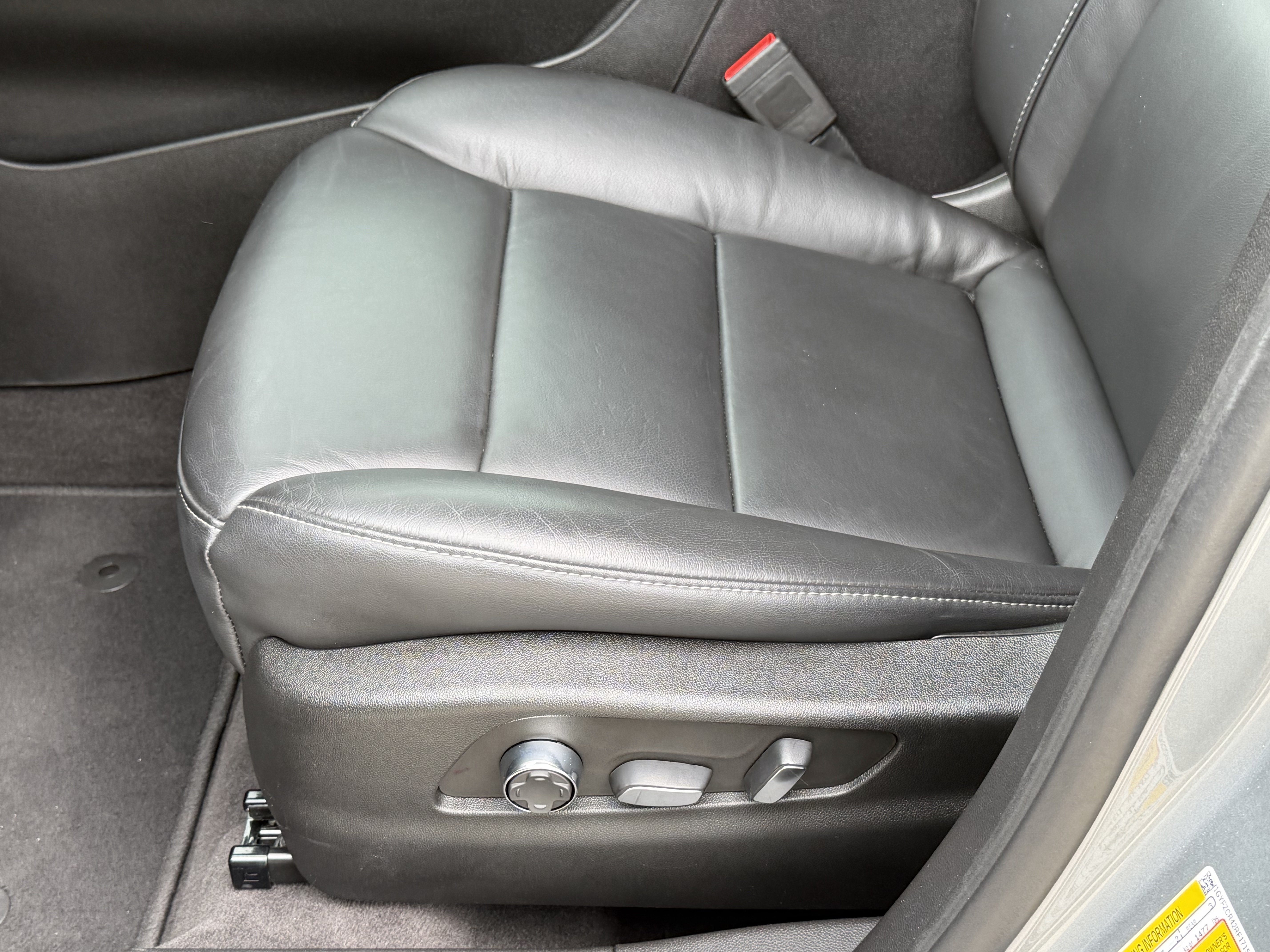 Certified 2024 Cadillac XT4 Premium Luxury FWD image 12