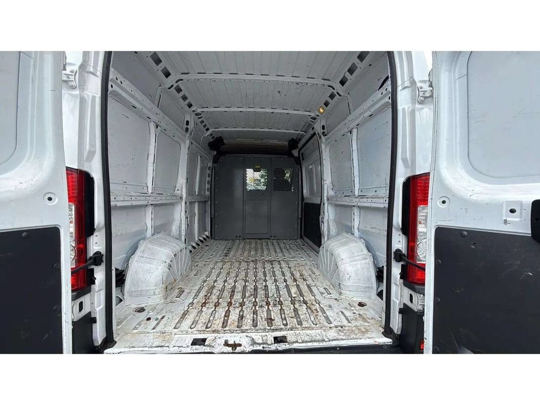Used 2018 RAM ProMaster 2500 FWD image 9