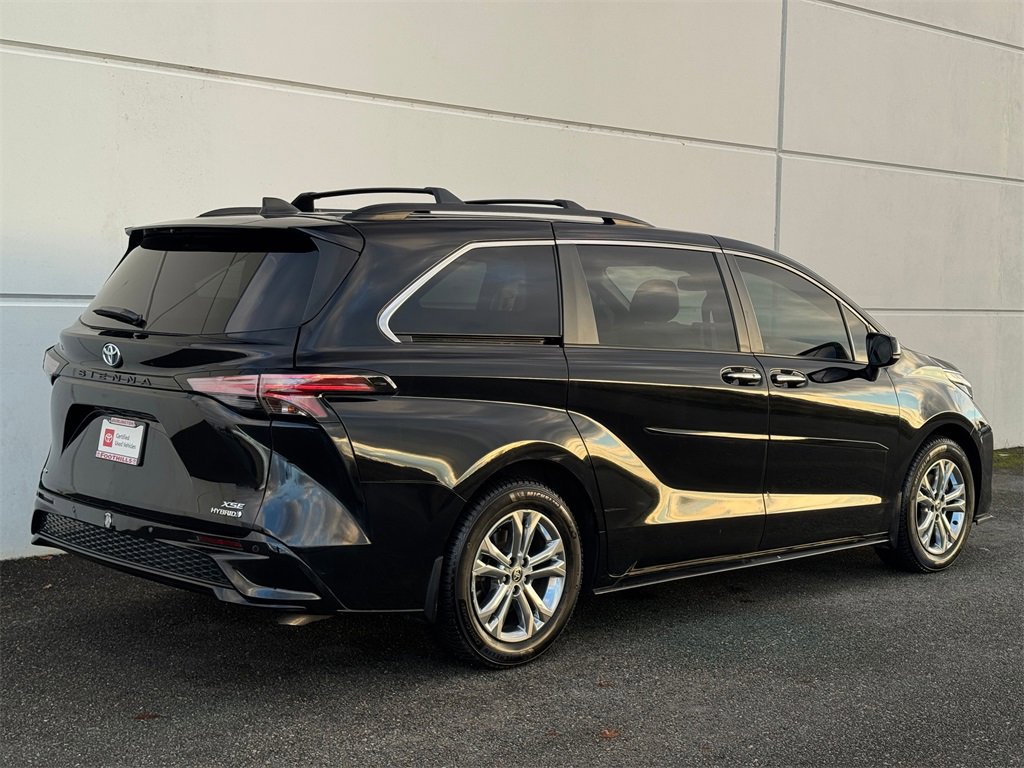 Certified 2022 Toyota Sienna XSE image 7
