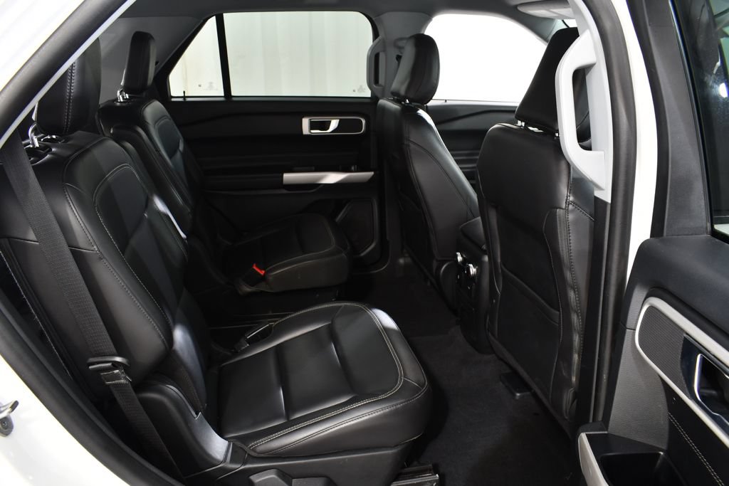 Used 2022 Ford Explorer XLT w/ Equipment Group 202A AWD/4WD image 19