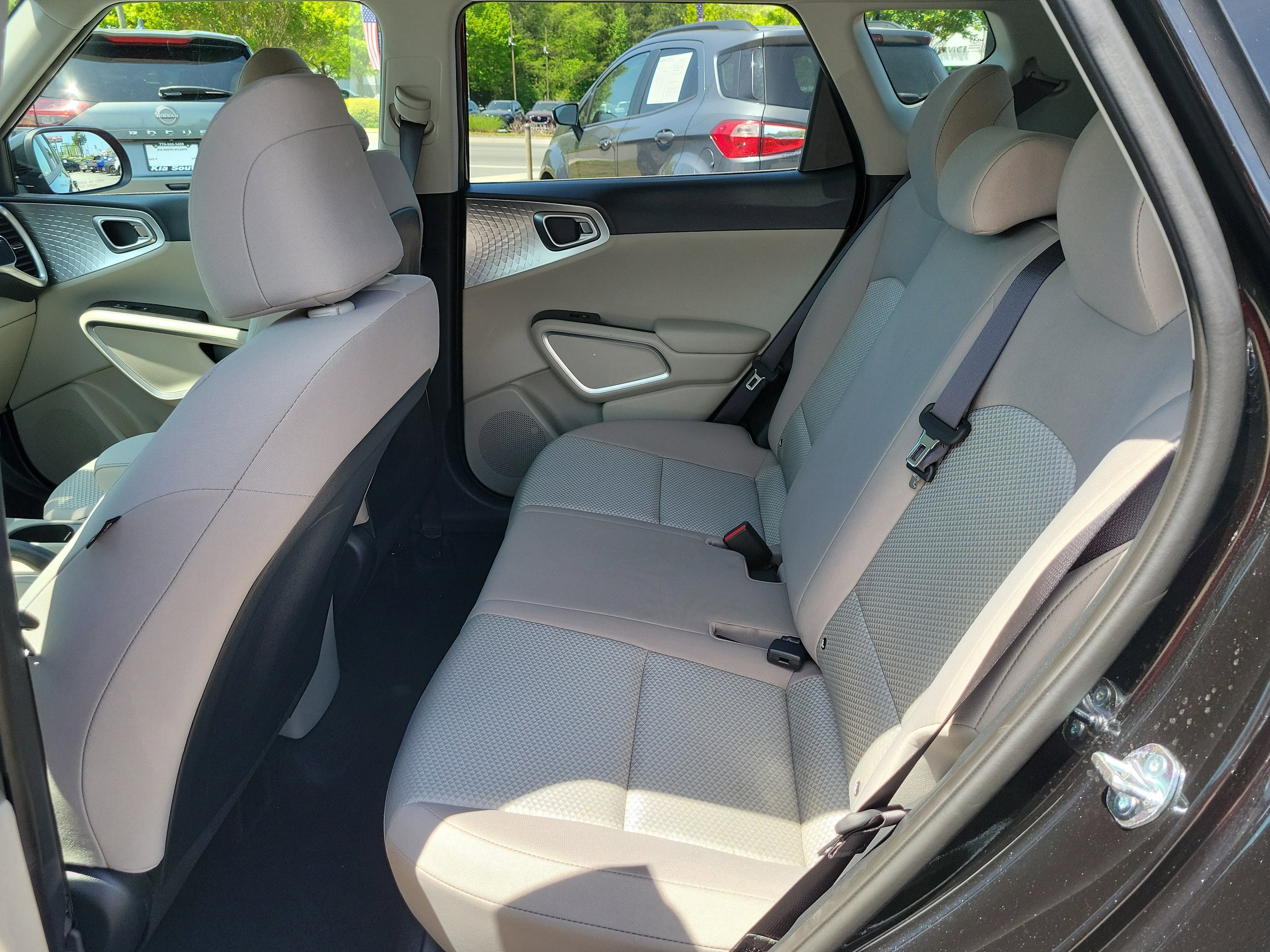 Used 2025 Kia Soul LX FWD image 11
