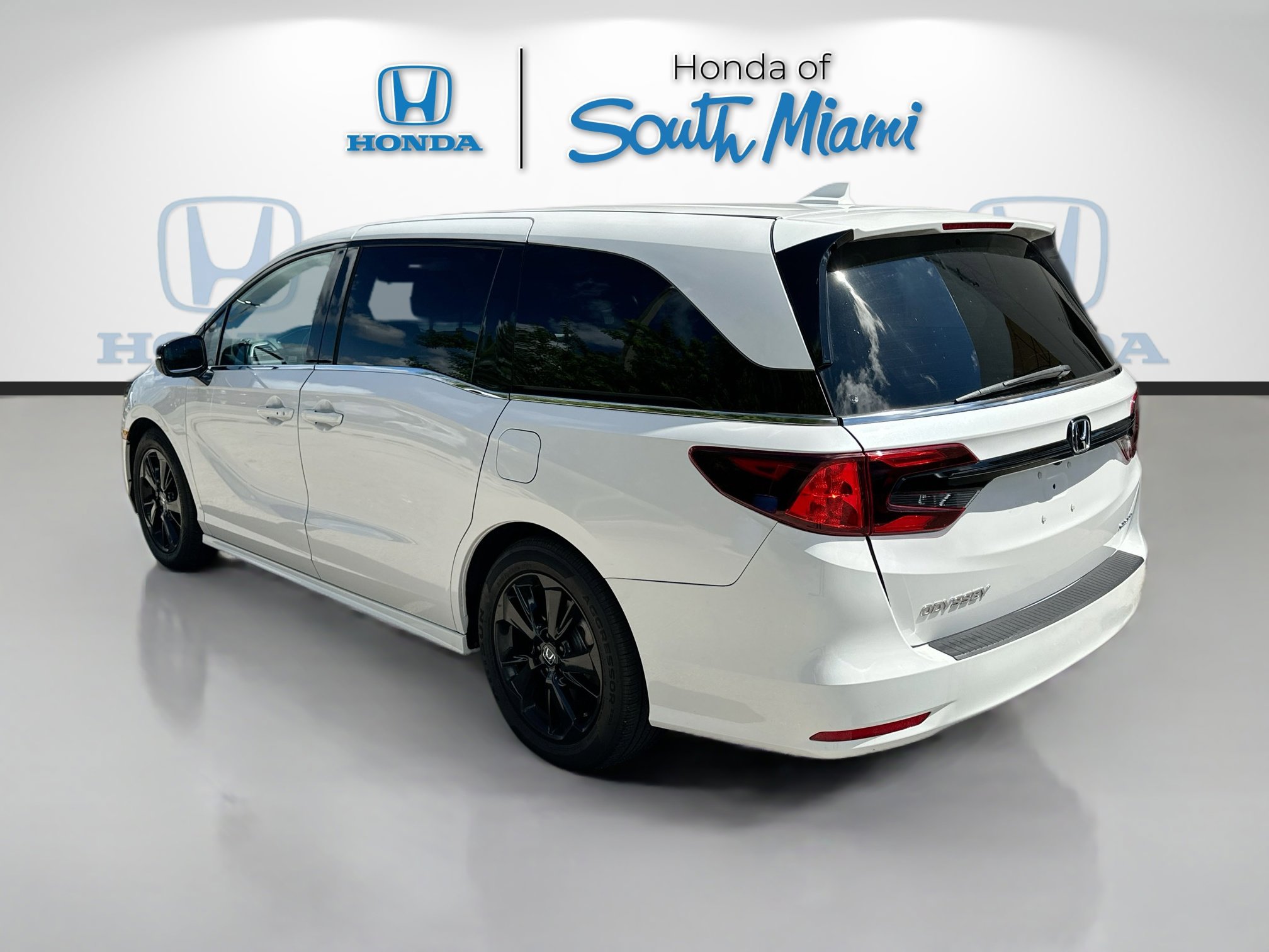 Used 2023 Honda Odyssey Sport image 4