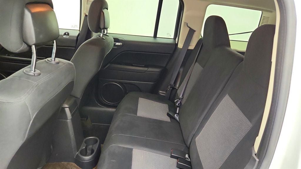 Used 2014 Jeep Patriot Latitude AWD/4WD image 20