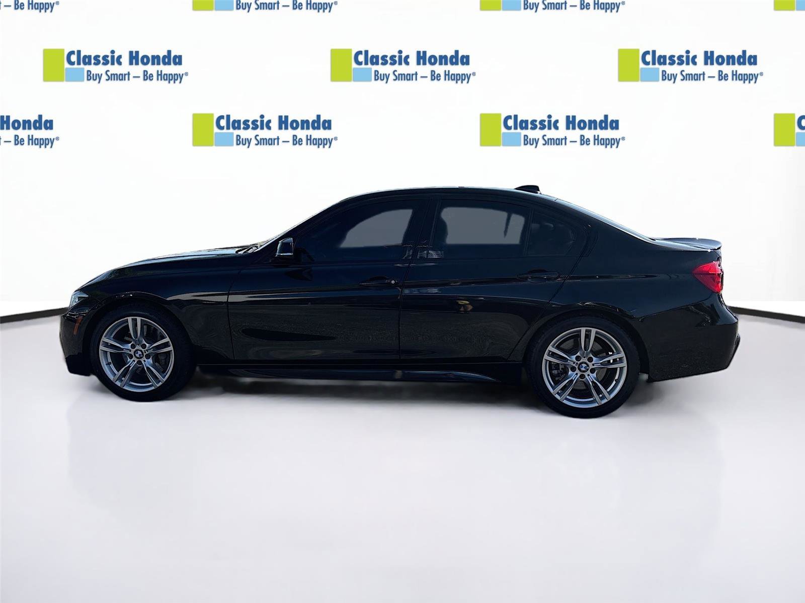 Used 2017 BMW 330i Sedan image 4