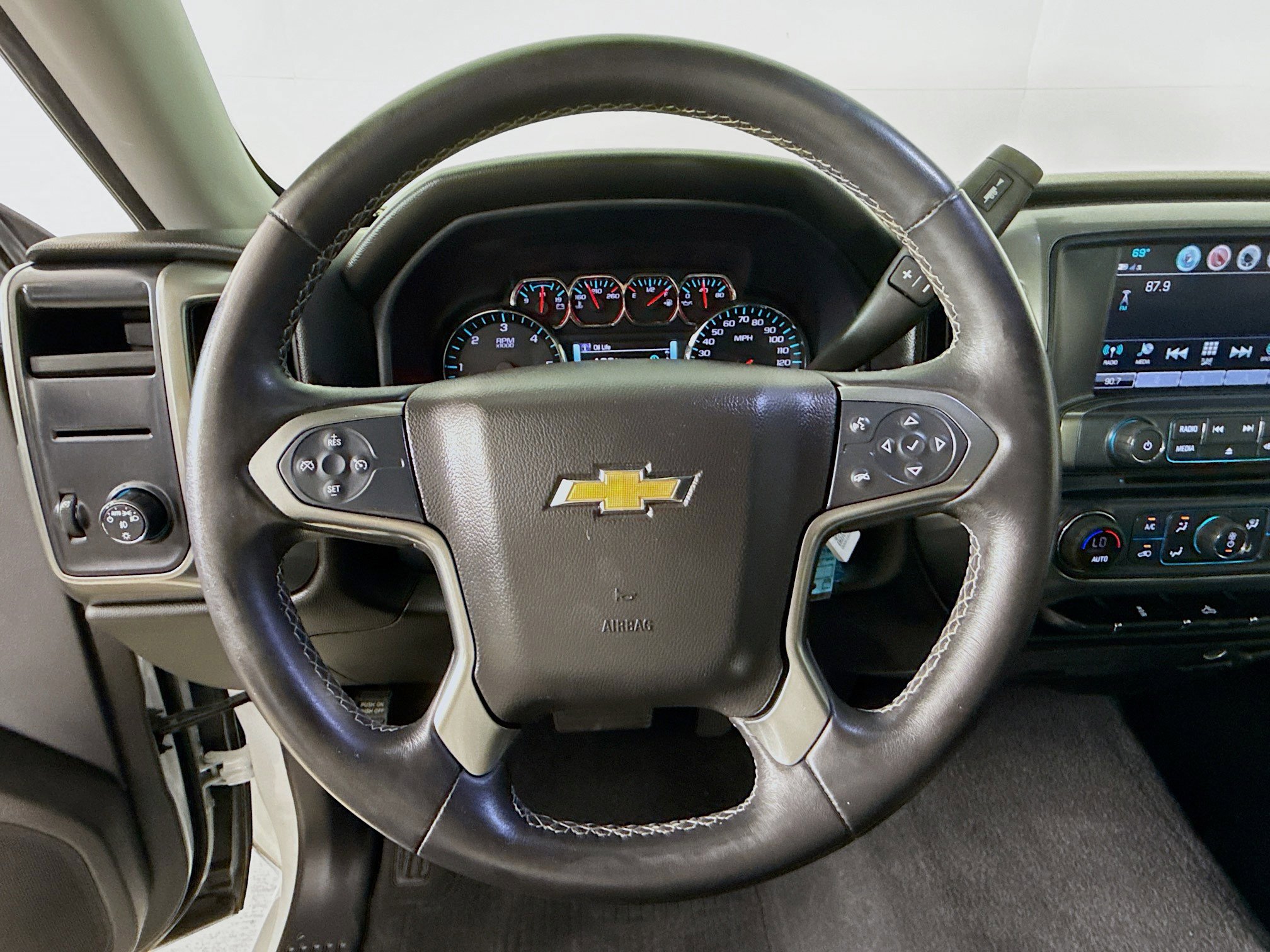 Used 2018 Chevrolet Silverado 1500 LT w/ All Star Edition image 11