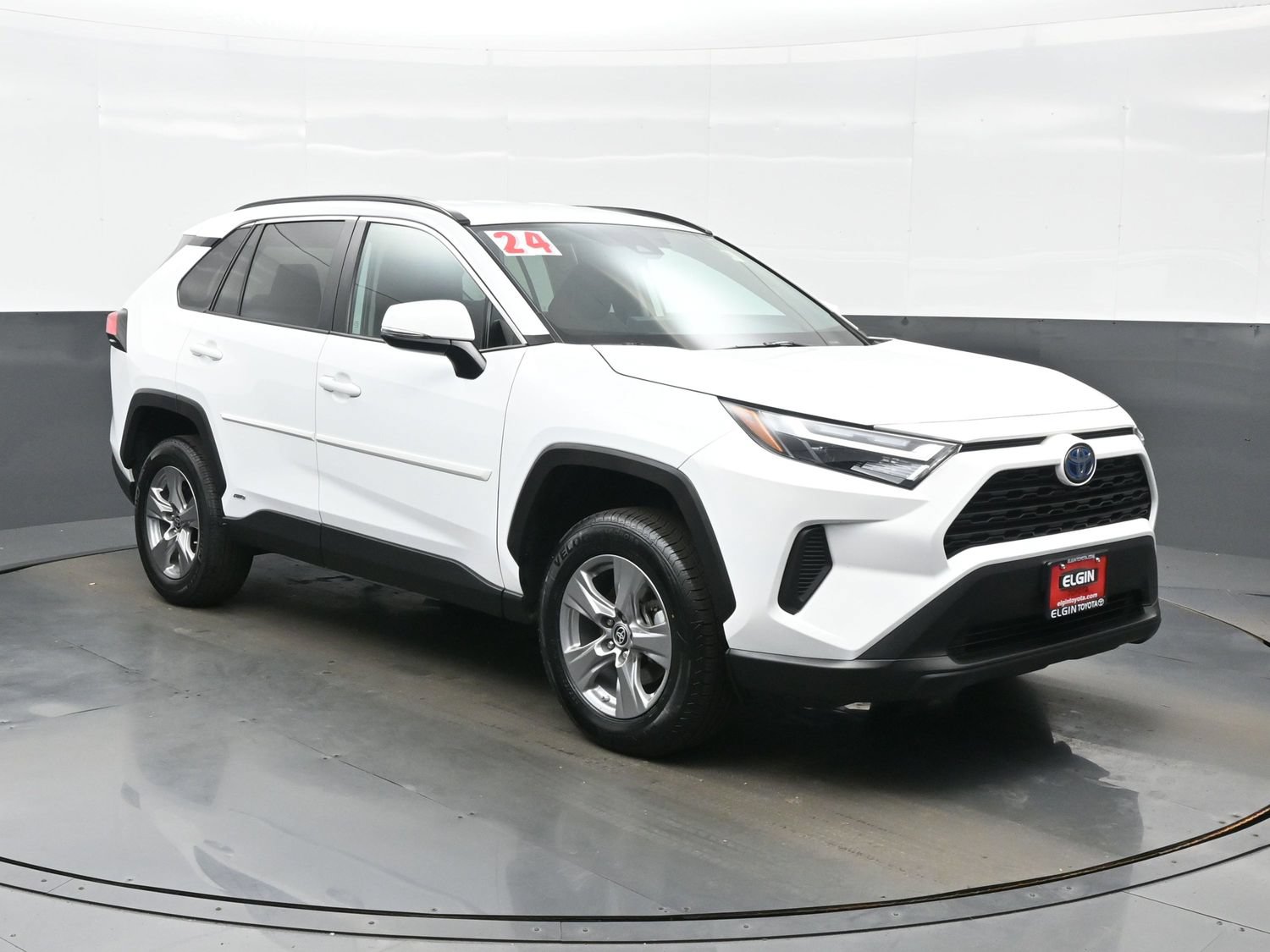 Used 2024 Toyota RAV4 LE AWD/4WD image 8