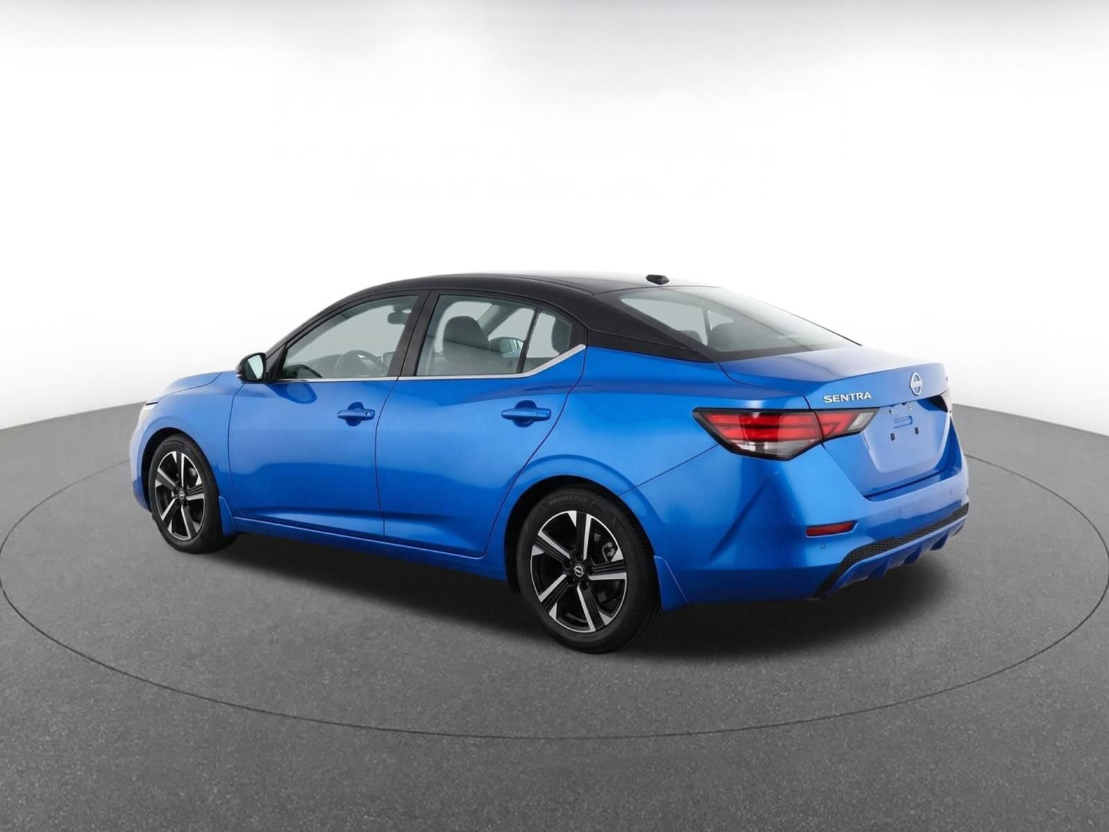 Used 2025 Nissan Sentra SV FWD image 6