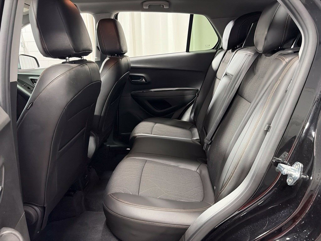 Used 2019 Chevrolet Trax LT w/ LT Convenience Package FWD image 22
