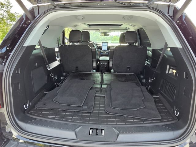 Used 2024 Ford Explorer Limited w/ Limited Technology Package RWD image 23
