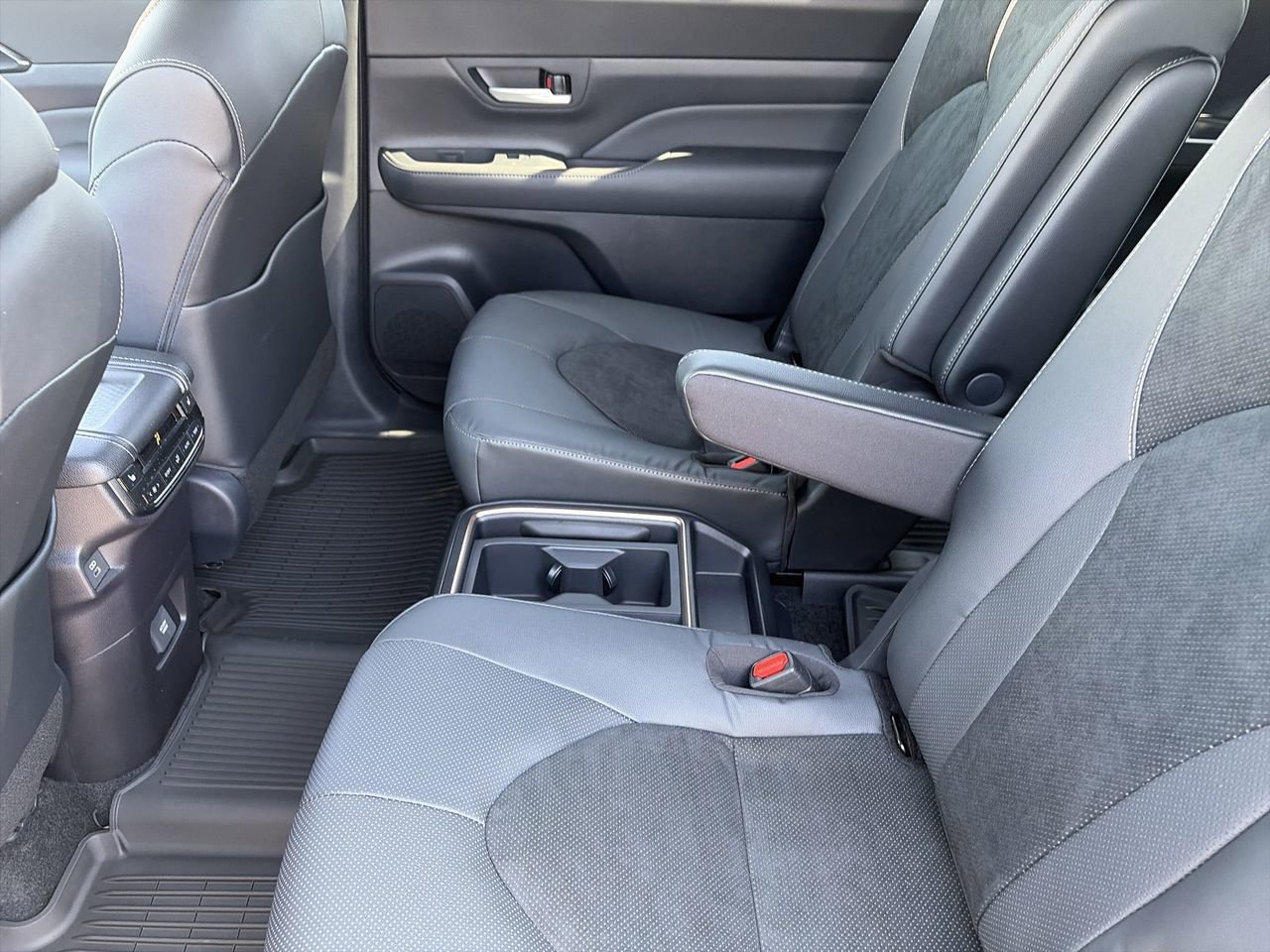 New 2026 Toyota Grand Highlander AWD Hybrid image 21