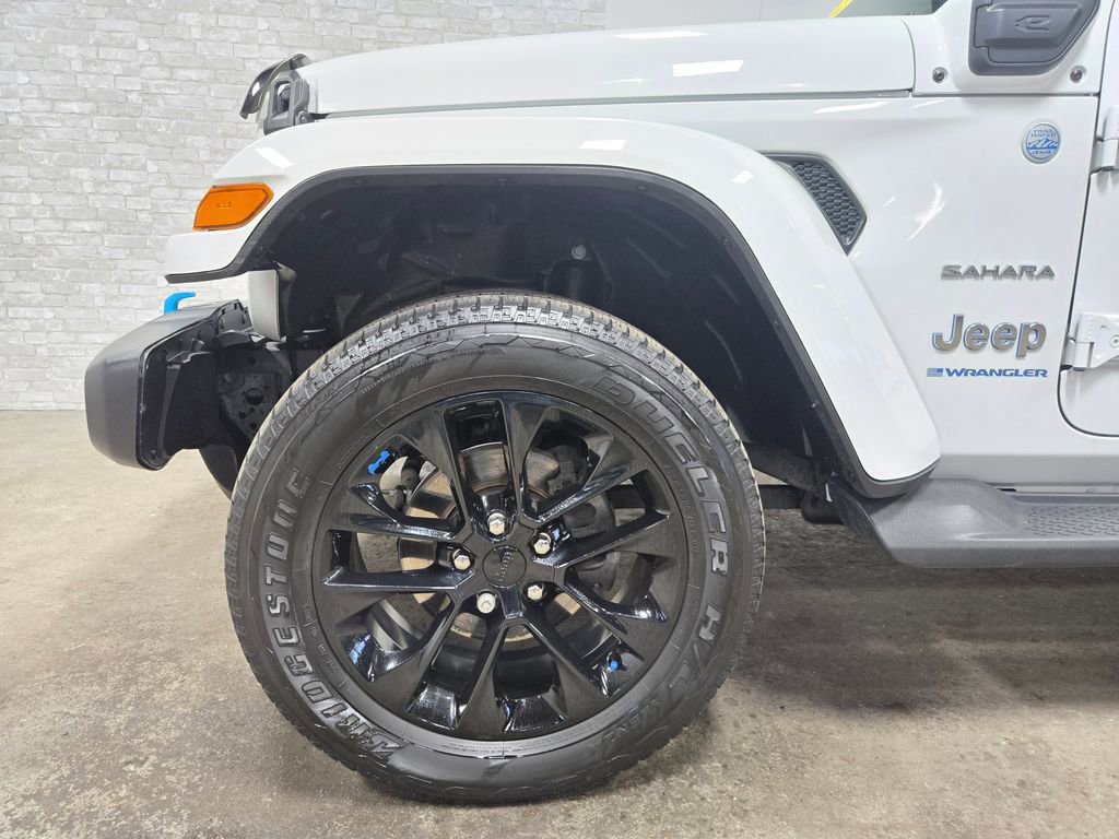 Used 2023 Jeep Wrangler Unlimited Sahara w/ Cold Weather Group AWD/4WD image 61
