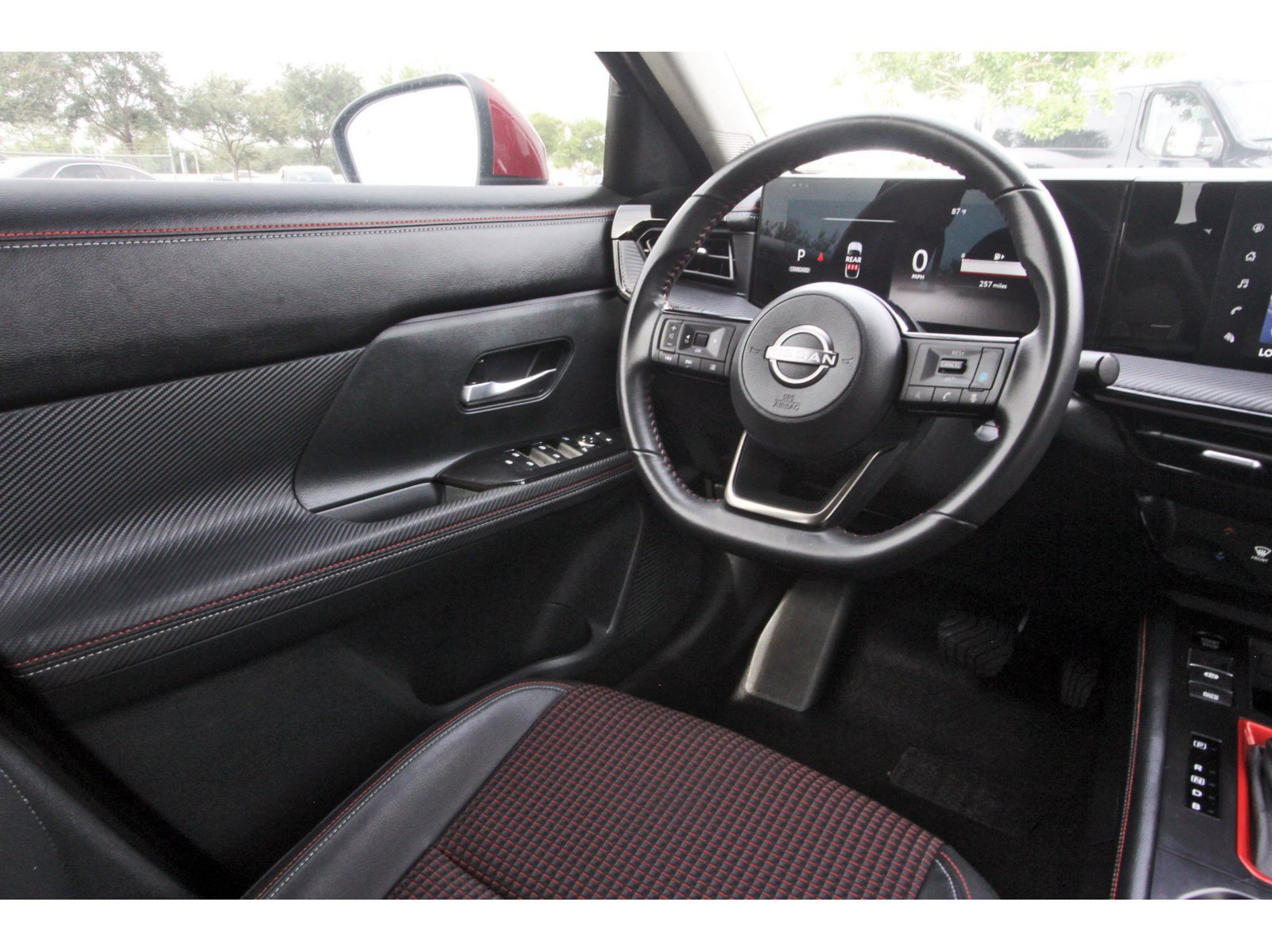 Used 2025 Nissan Kicks SR AWD/4WD image 12