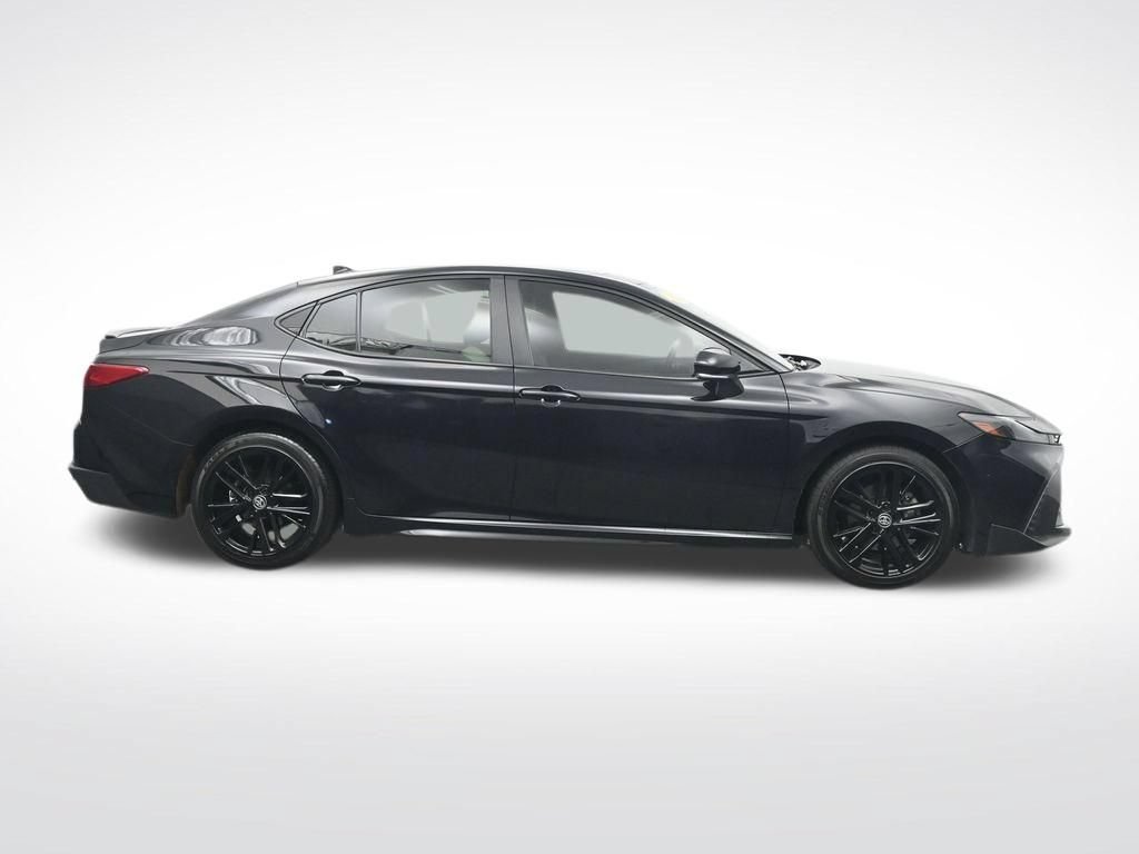 Used 2025 Toyota Camry SE w/ Convenience Package FWD image 4