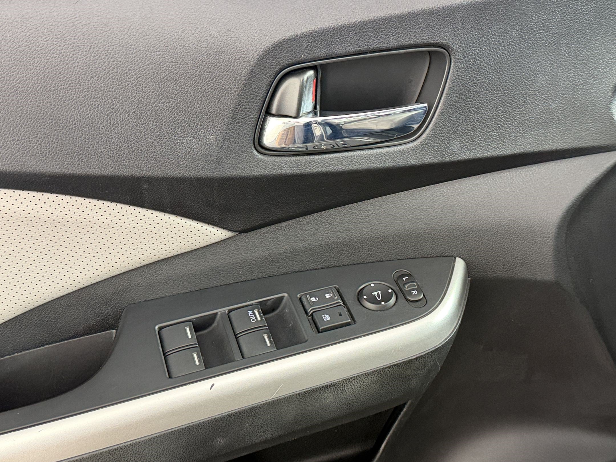Used 2015 Honda CR-V EX-L image 26