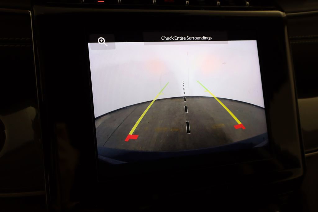 Used 2023 Jeep Grand Cherokee Laredo image 34