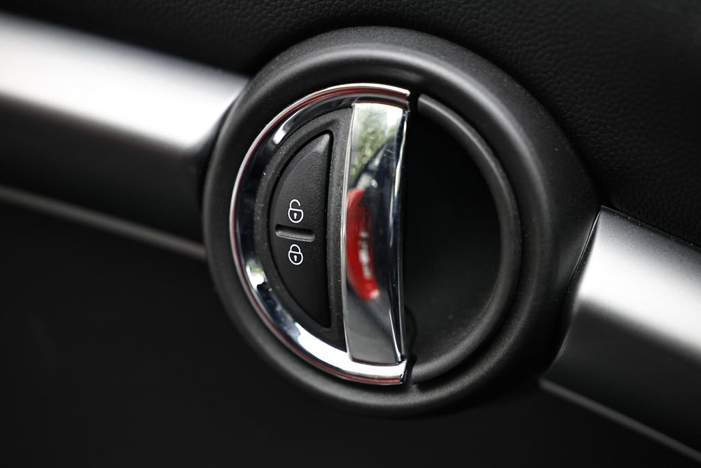 Used 2024 MINI Cooper S FWD image 17