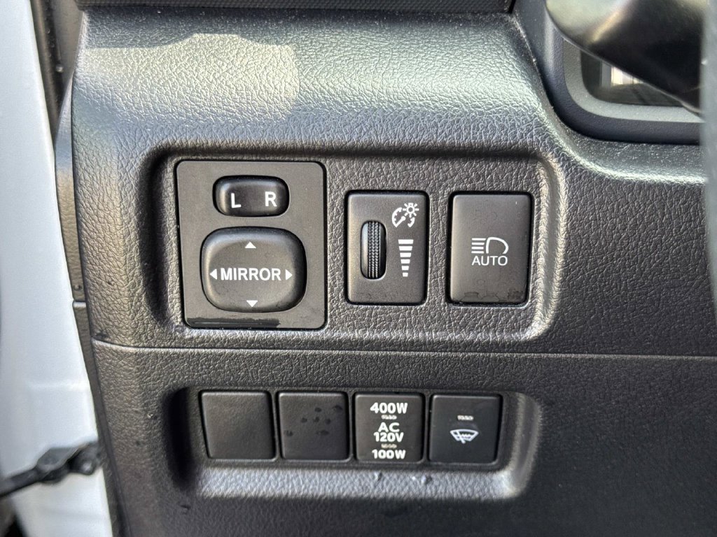 Used 2024 Toyota 4Runner SR5 AWD/4WD image 29