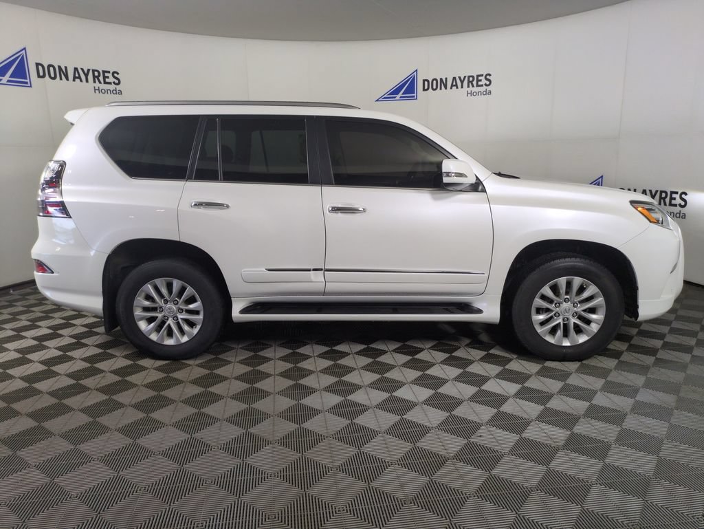 Used 2017 Lexus GX 460 Premium w/ Premium Package AWD/4WD image 8