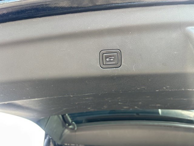 Used 2024 Chevrolet Suburban LT image 30