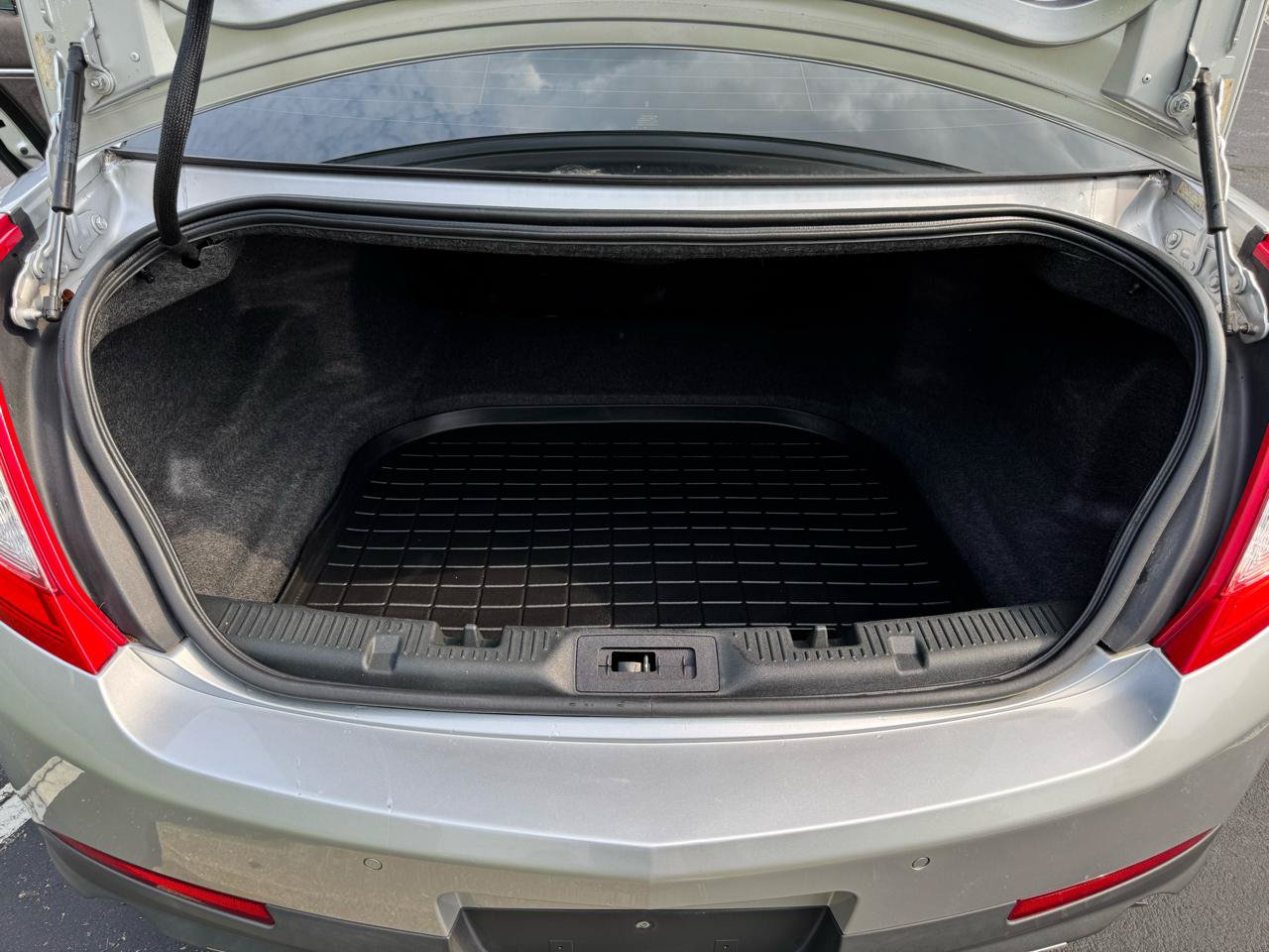 Used 2014 Lincoln MKS FWD image 23