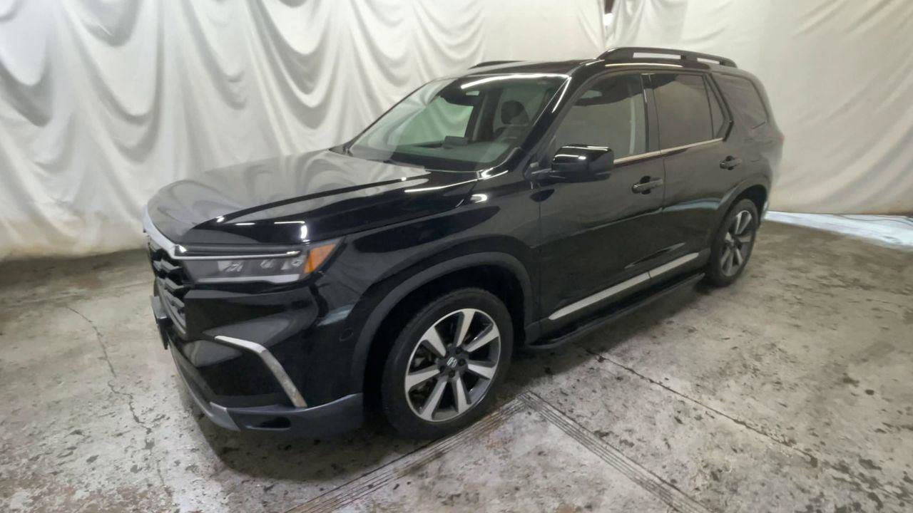 Used 2023 Honda Pilot Touring image 4