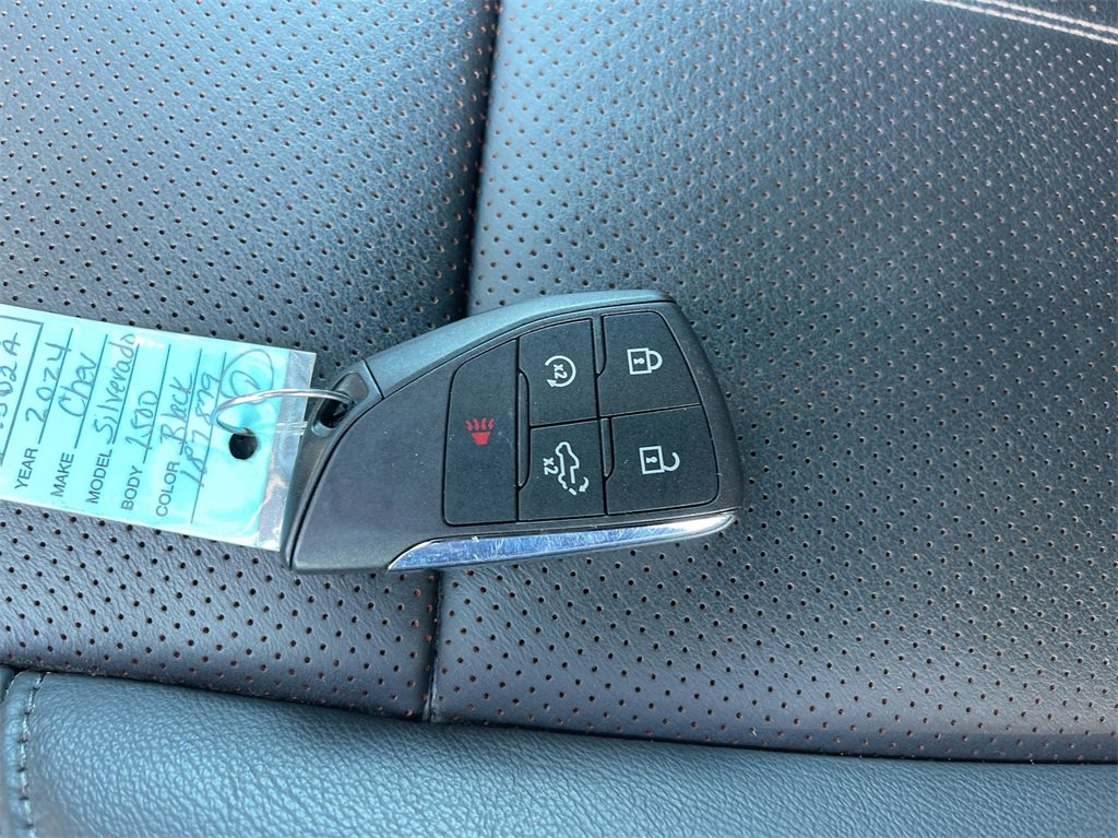 Used 2024 Chevrolet Silverado 1500 High Country w/ Technology Package image 38