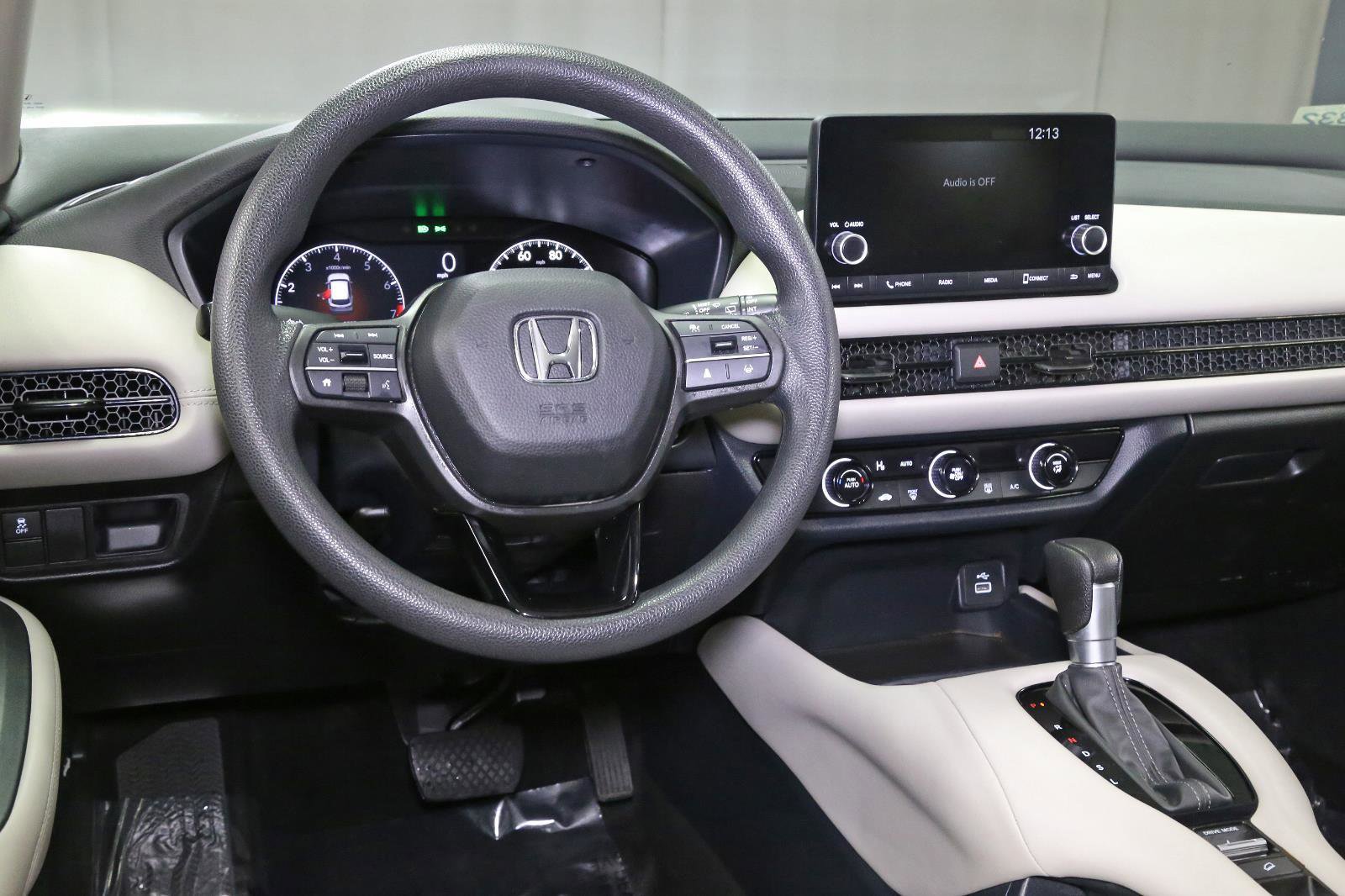 Certified 2023 Honda HR-V LX image 2