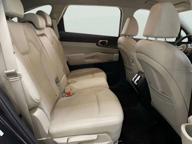 Used 2025 Kia Sorento S AWD/4WD image 23