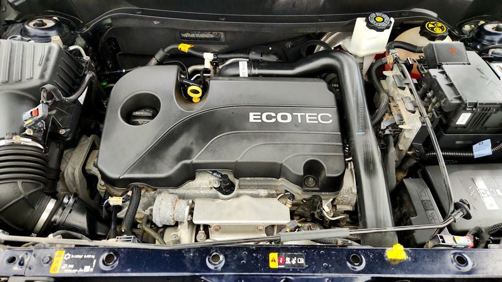 Used 2020 Chevrolet Equinox LS w/ LS Convenience Package FWD image 24