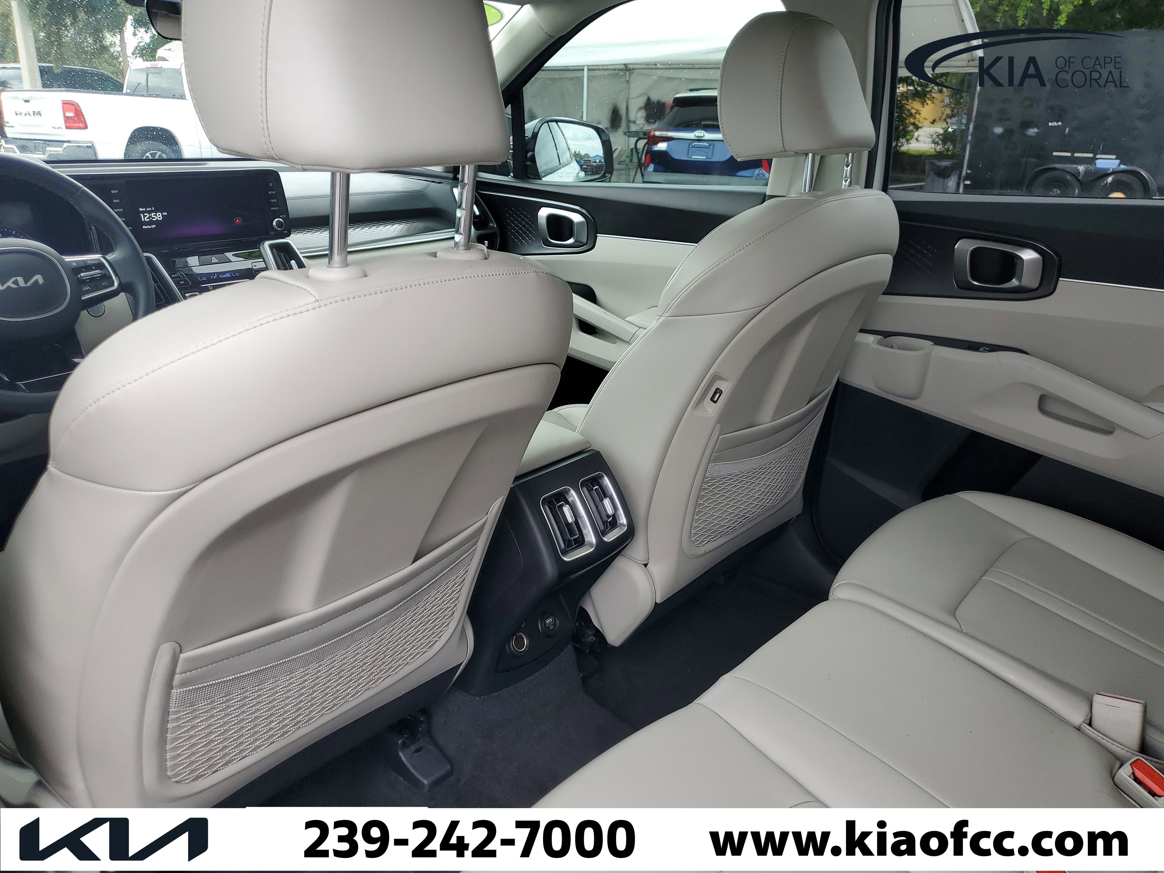 Used 2023 Kia Sorento S w/ Panoramic Sunroof Package FWD image 11