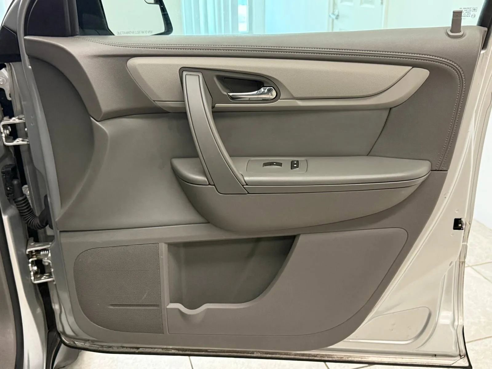 Used 2013 Chevrolet Traverse LS image 25