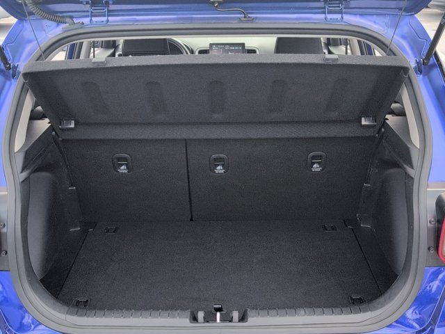 Used 2025 Hyundai Venue SEL FWD image 28