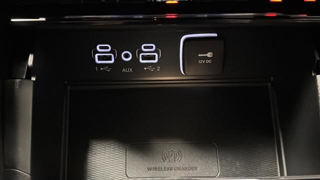 Used 2025 Jeep Grand Cherokee Altitude AWD/4WD image 30
