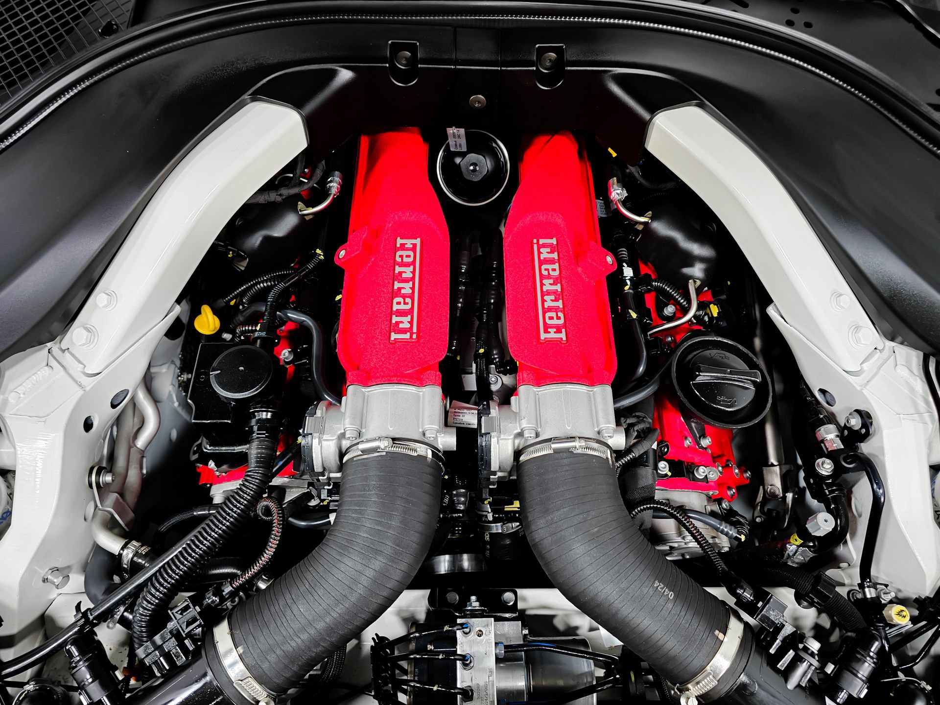Used 2025 Ferrari Roma Spider RWD image 29