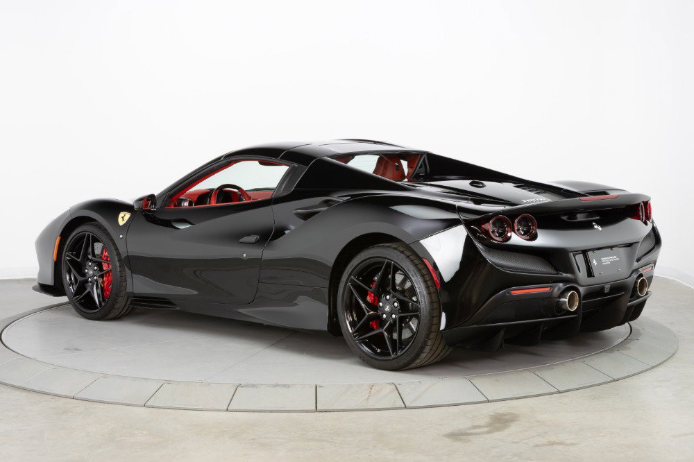 Certified 2021 Ferrari F8 Tributo image 13