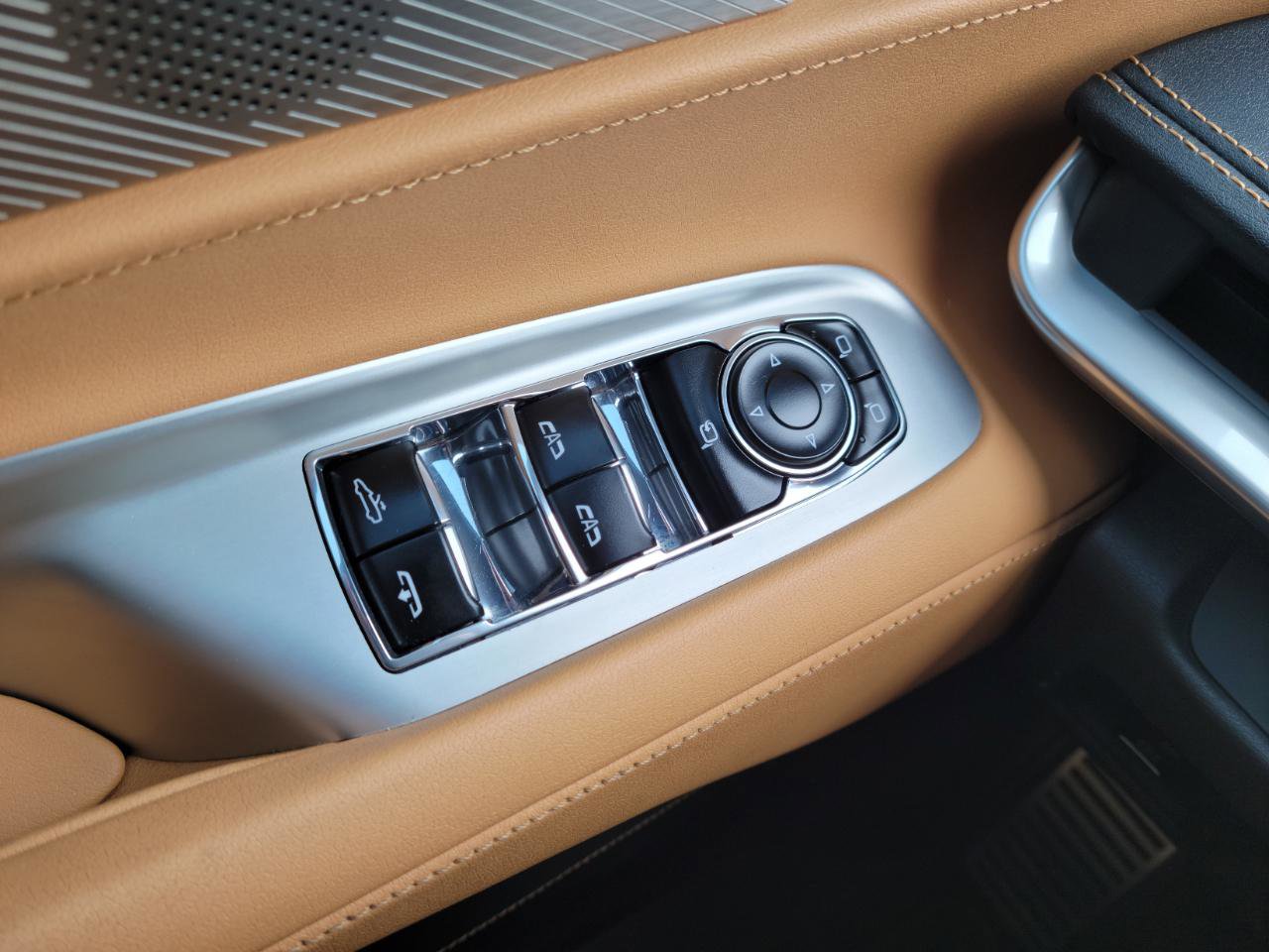 Used 2022 Chevrolet Corvette Stingray Preferred Conv w/ Chrome Exterior Badge Package image 11