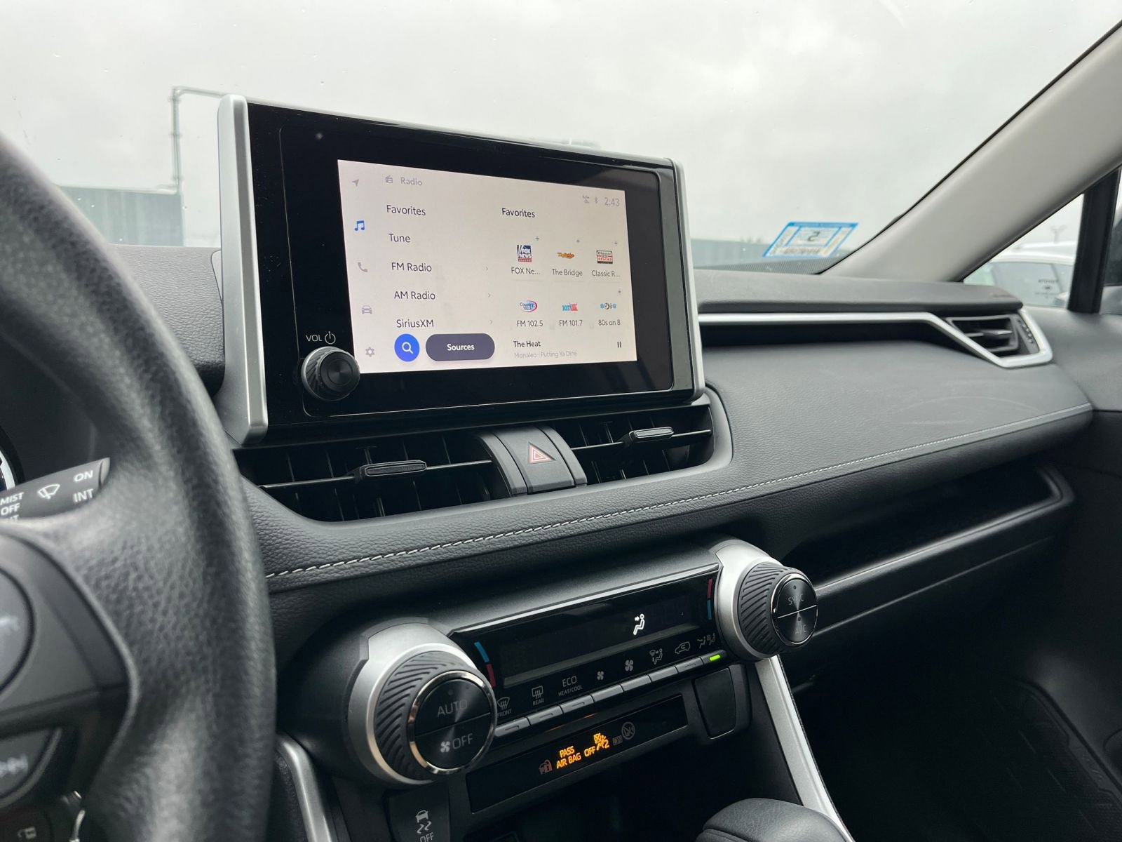 Used 2025 Toyota RAV4 LE image 21