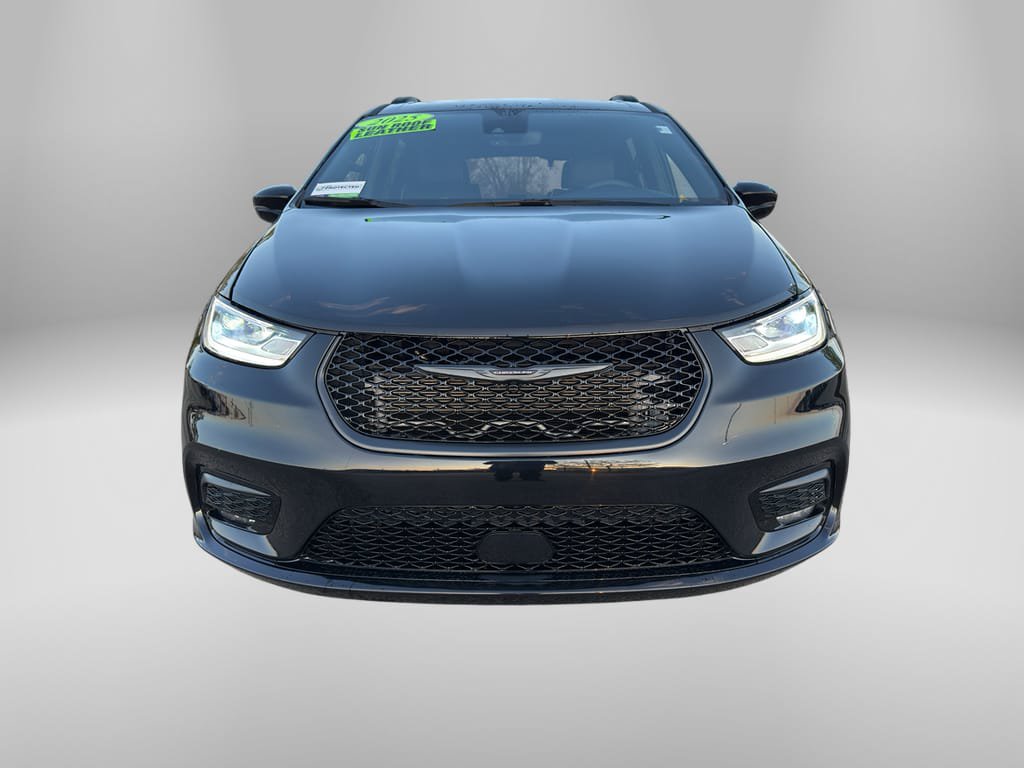 Used 2025 Chrysler Pacifica Limited FWD image 7