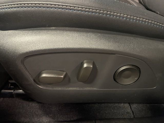 Used 2025 Chevrolet Equinox EV LT w/ Convenience Package image 31