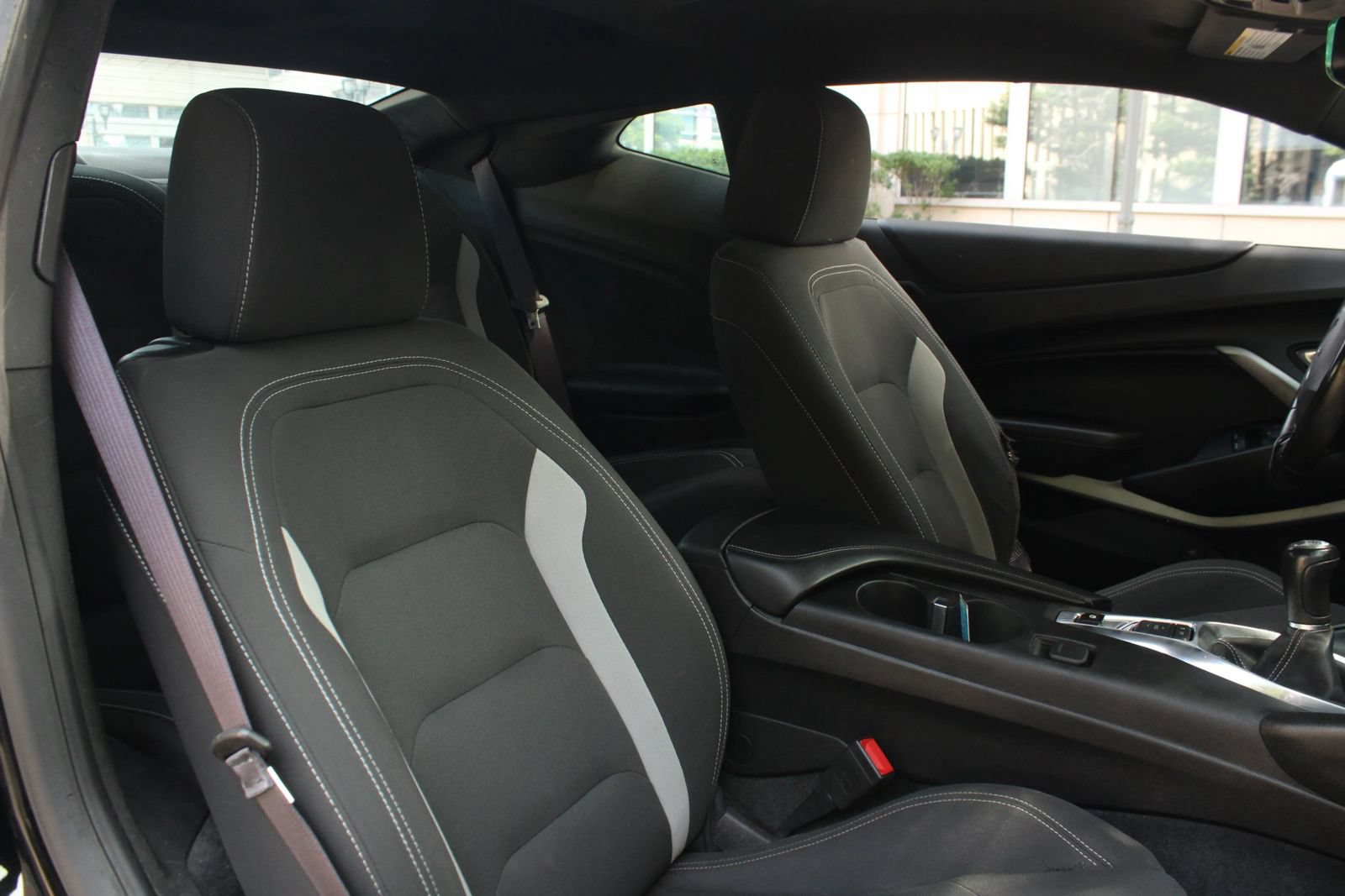 Used 2017 Chevrolet Camaro LT RWD image 18